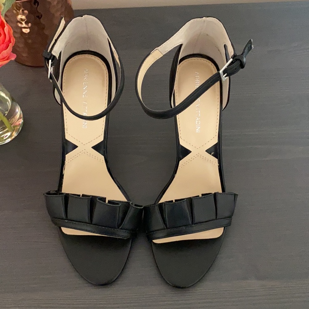 Black Ruffle Pumps - Picture 2 of 6